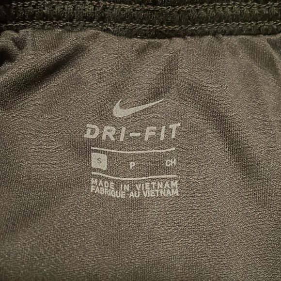 NWOT Nike Dri-Fit Women’s Shorts Size Small - Picture 6 of 8